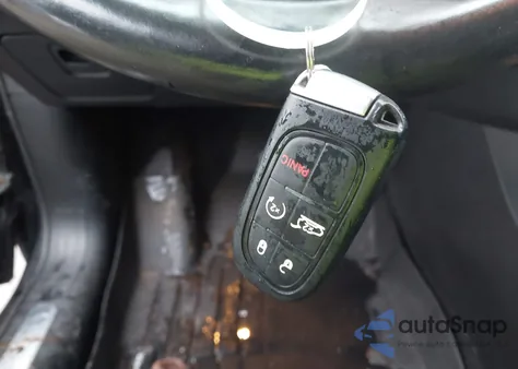 2019 Jeep Cherokee Limited 4X4 from USA, damaged, VIN 1C4PJMDX8KD295399